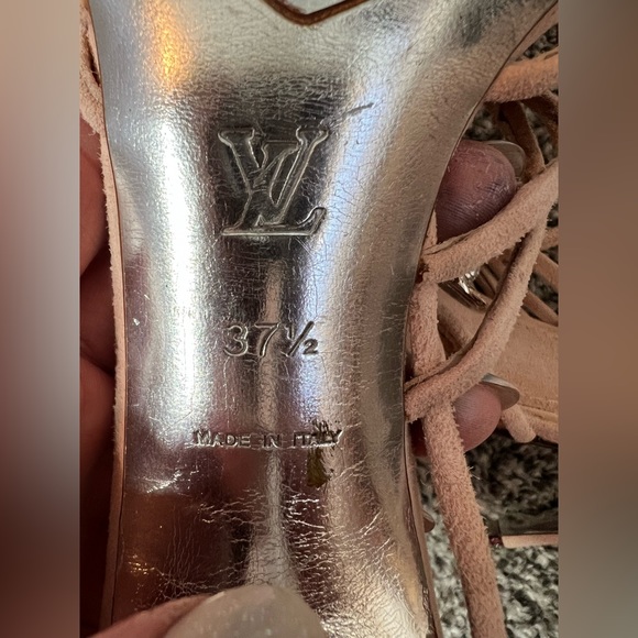❌❌❌SOLD❌❌❌Authentic Louis Vuitton Strappy heels - Picture 15 of 16